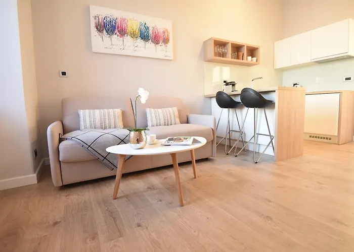 Lux No.6 アパート