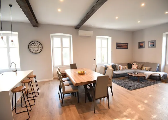 Lux No.6 Апартаменты Задар